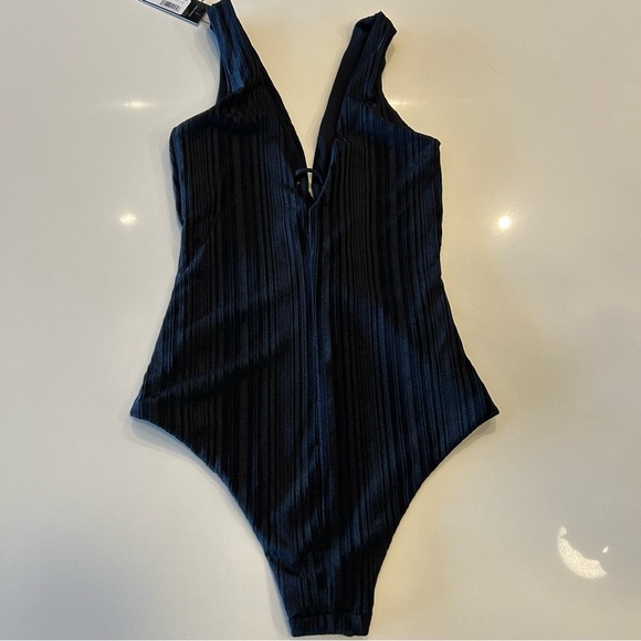 Anthropologie x Tavik Women's Black Roan Ribbed Lace Up Swimsuit, size XS - Picture 6 of 8